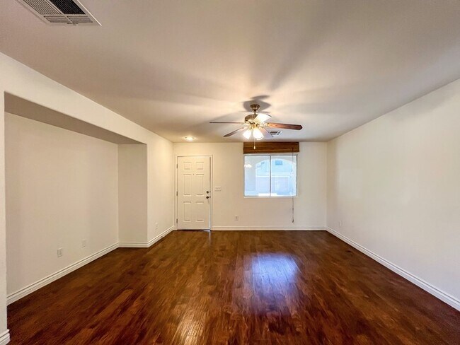 Building Photo - 1995 Sundown Canyon Dr - Upgraded Two Stor...