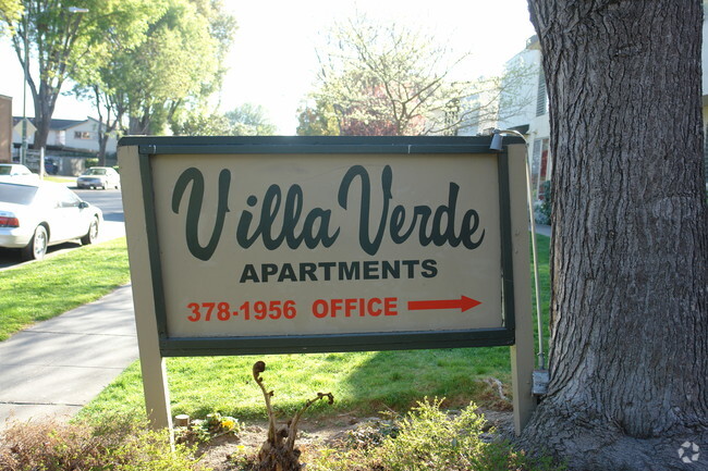 Villa Verde Apartaments - West Village Apartments