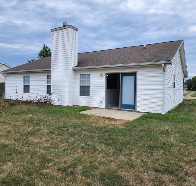 Foto del edificio - Three Bedroom Two Bath Home in Deerfield Farms Dayton, Indiana