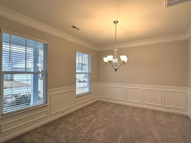 Foto del edificio - 515 Daisy Hill Ln