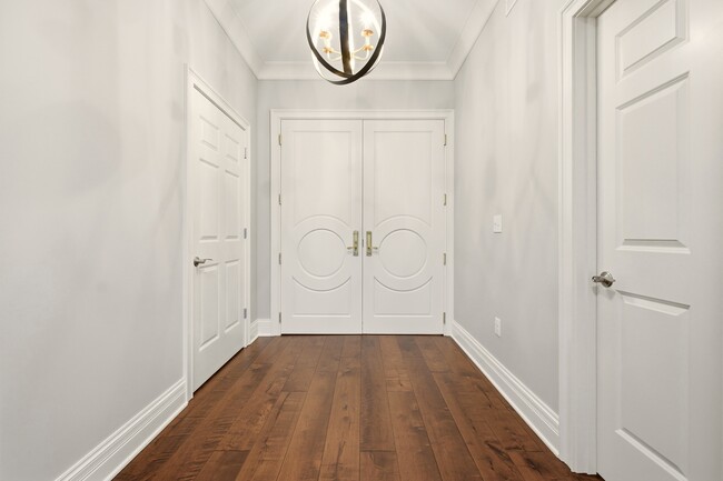 Foto del edificio - 6600 Seminary Woods Pl