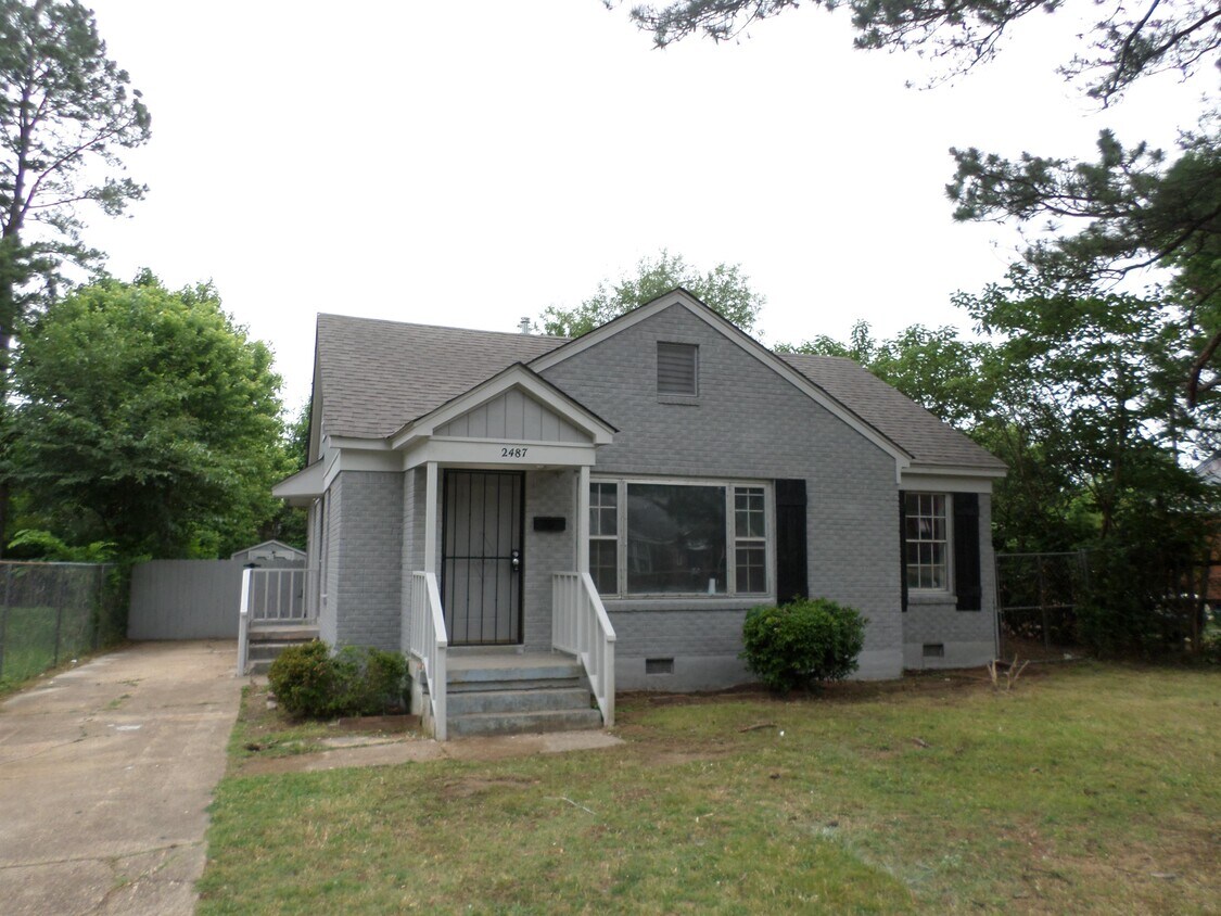 Primary Photo - 2487 Burns Ave