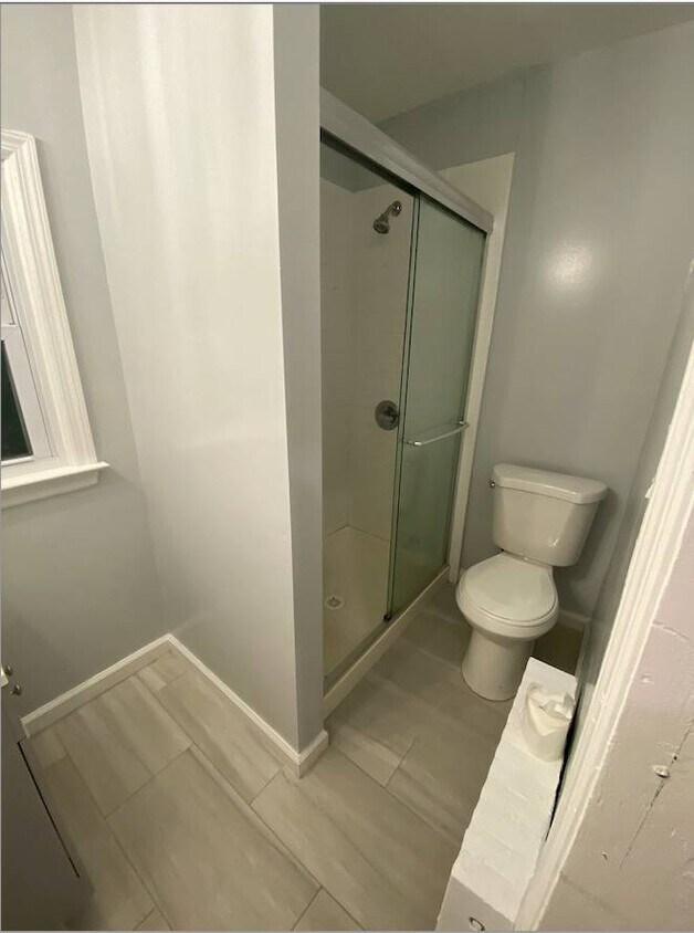 Foto principal - 549 Hempstead Turnpike