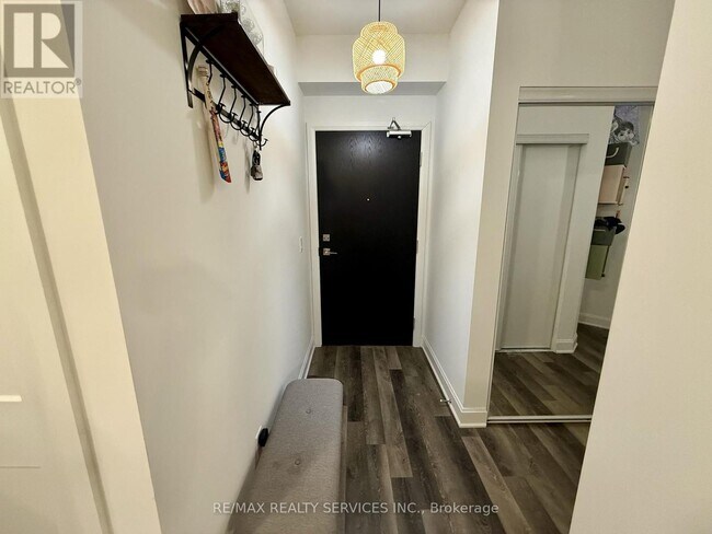 Photo du bâtiment - 50 Lakebreeze Dr