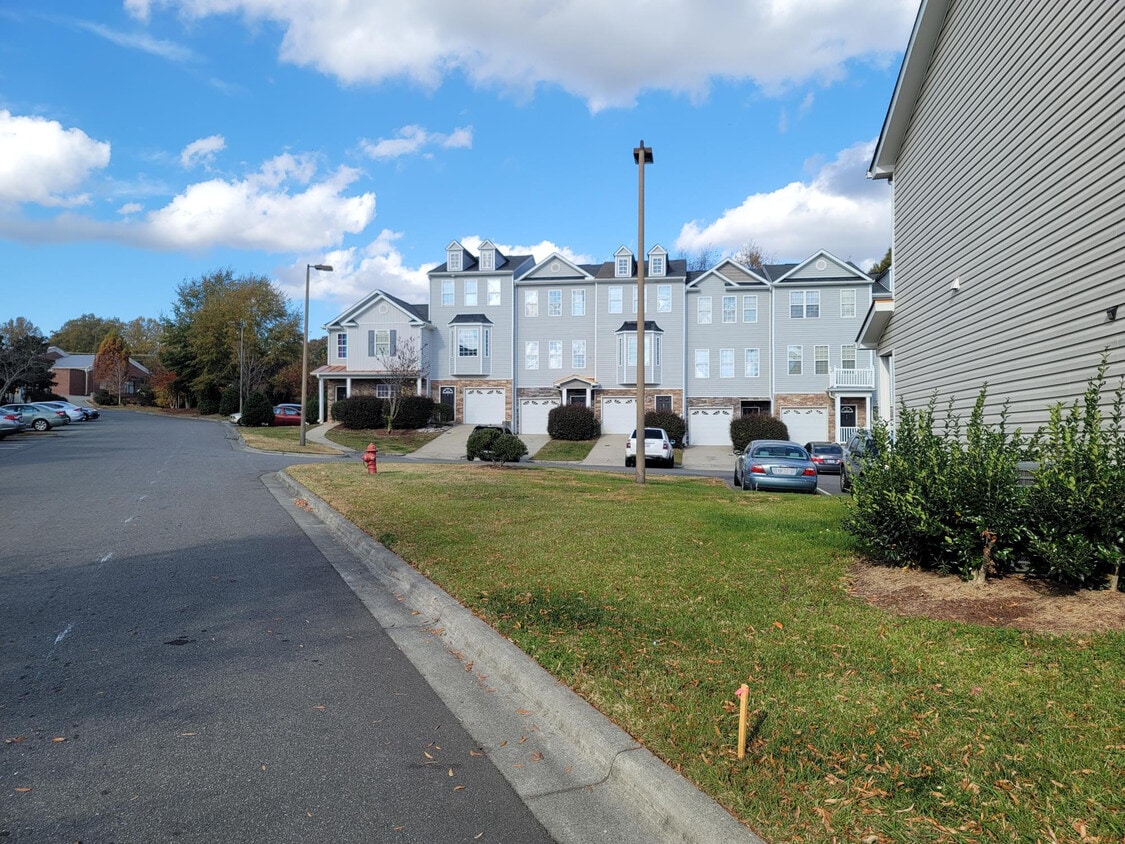 Primary Photo - 650 Ganyard Farm Way