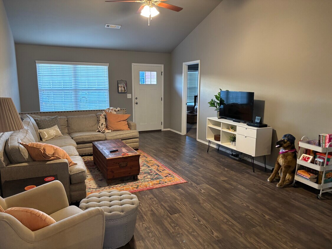 Foto principal - 1190 S Gentle Valley Dr