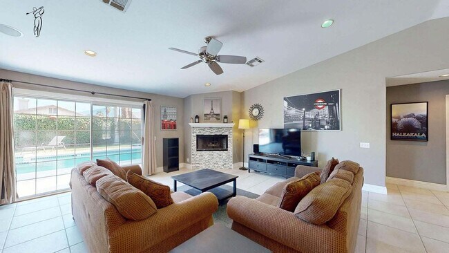 Foto del edificio - 78835 Lowe Dr