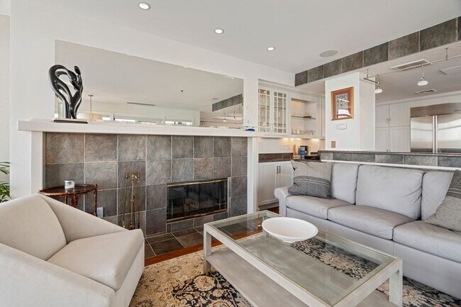 Building Photo - 50 Battery St