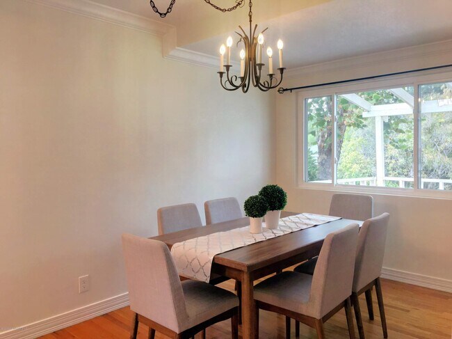 Foto del edificio - 5122 Crown Ave