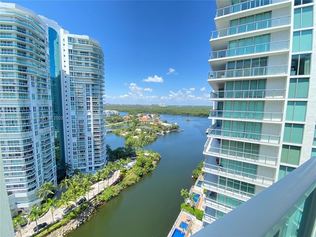 Foto del edificio - 250 Sunny Isles Blvd