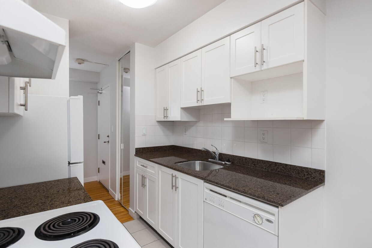 Building Photo - Emerald Terrace