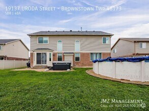 Building Photo - 19137 Uroda St