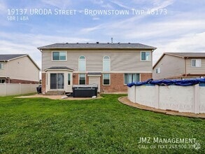 Building Photo - 19137 Uroda St