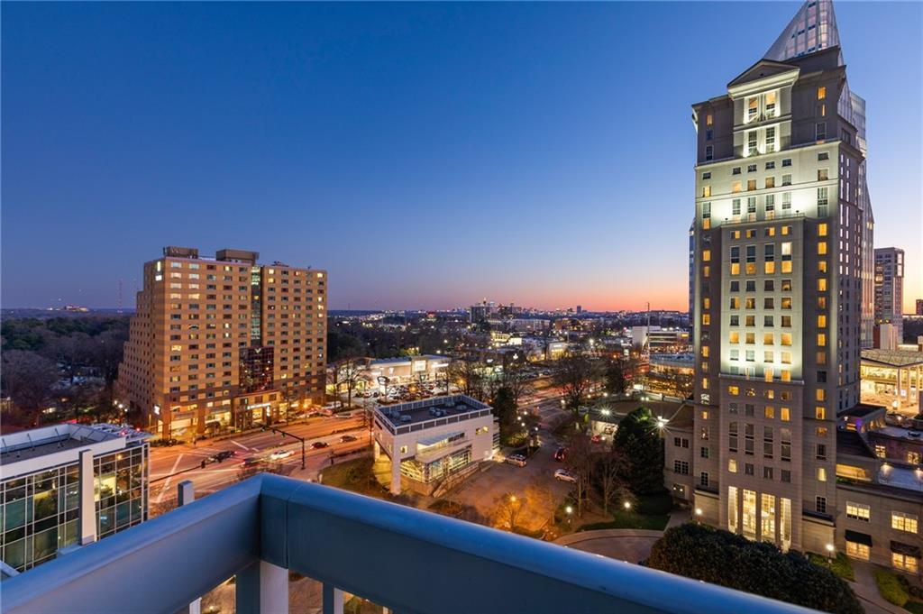 Foto principal - 3324 Peachtree Rd NE