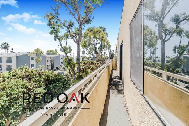 Building Photo - 2724 Abbot Kinney Blvd