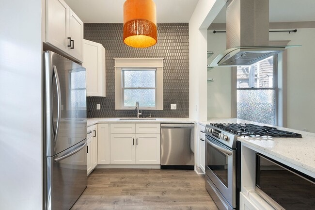 Foto del edificio - 1/1 in the Heart of Midtown w/ Fenced Back...