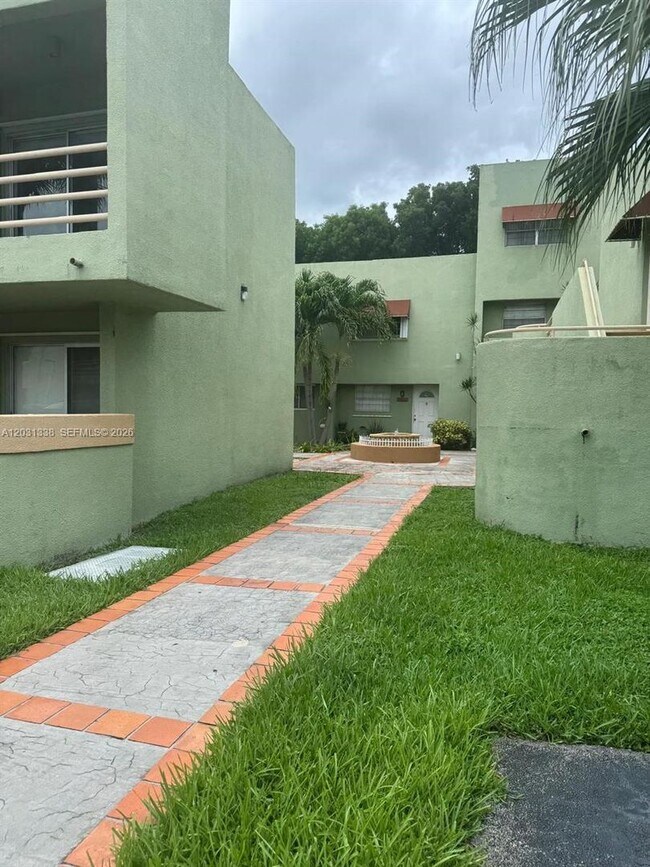Foto del edificio - 11173 NW 7th St