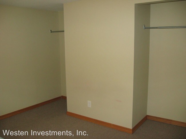 Building Photo - 3 br, 2 bath Room For Rent - 514 W Orchard St