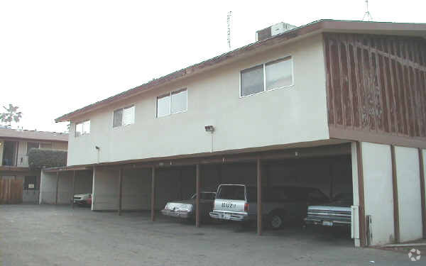 Building Photo - 2750 E Hammond