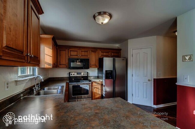 Building Photo - 109 Autumn Wood Dr