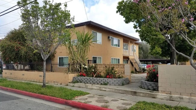Building Photo - 7811 Hellman Ave