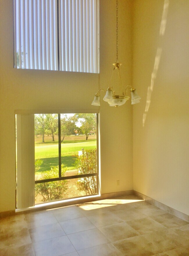 30 Donnas Ln Unit 30, Hollister, CA 95023 Condo for Rent in Hollister