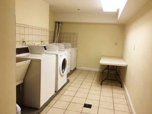 Foto del edificio - 2214 Astoria Blvd