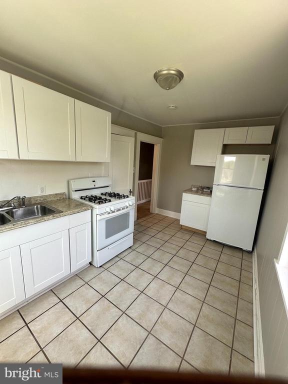 Foto del edificio - 3203 Glenmore Ave