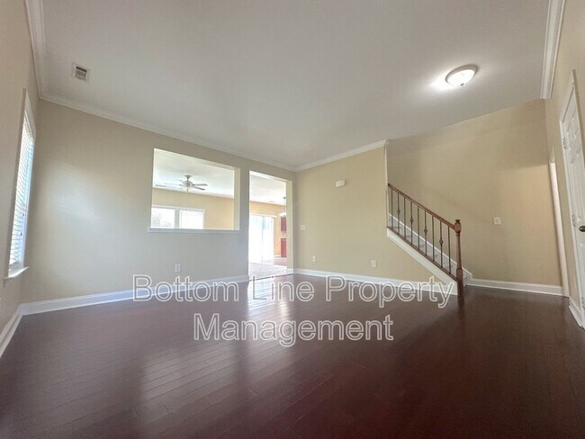 Building Photo - 6223 Woodland Commons Dr