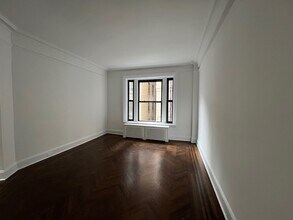 Building Photo - 166 W 72nd St