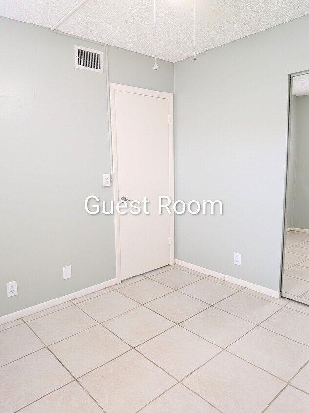 Foto del edificio - 7190 Golf Colony Ct