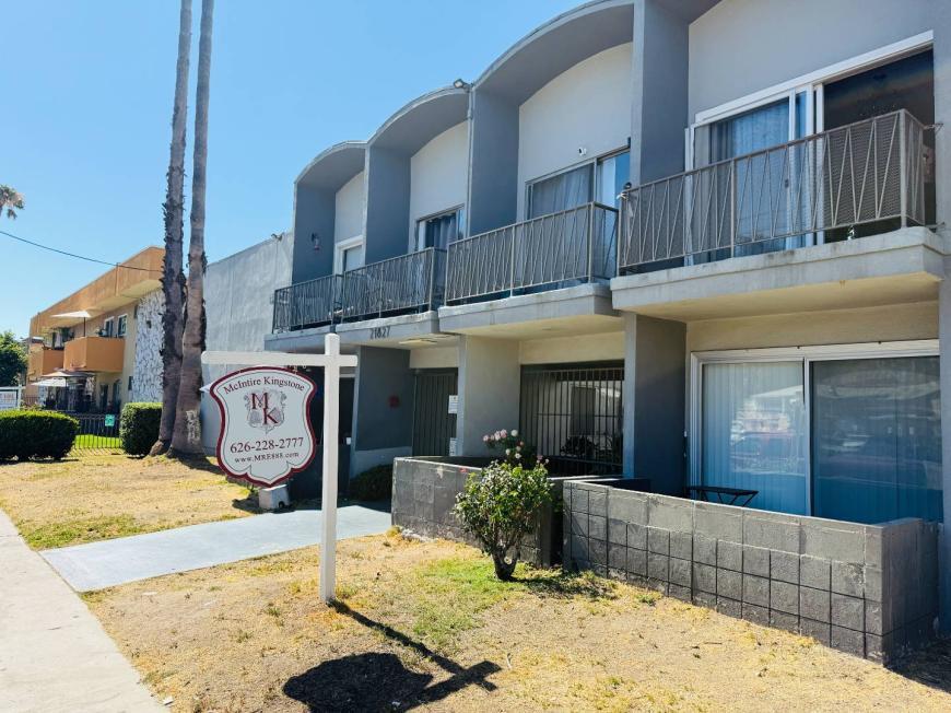 Primary Photo - 1.0 bedroom in Canoga Park California 91304
