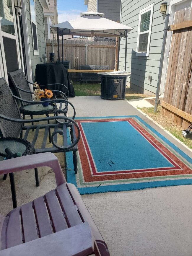 Building Photo - "Experience Comfort and Convenience in This 3-Bed, 2-Bath Kyle Home with 1620 Sq Ft of Living Spa...