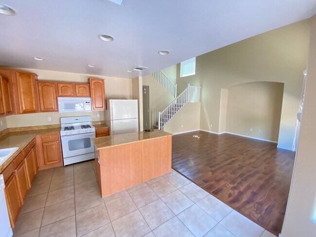 Building Photo - Beautiful 3Bed/3Bath/2Car residence located in gated northwest community next to Skye Canyon and ...