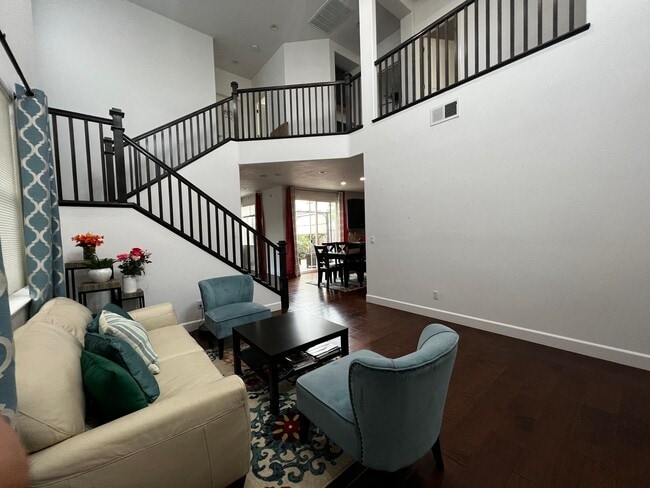 Building Photo - 4-Bedroom Craftsman for Rent!