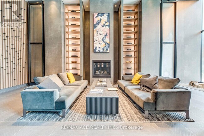 Building Photo - 55 Charles St E