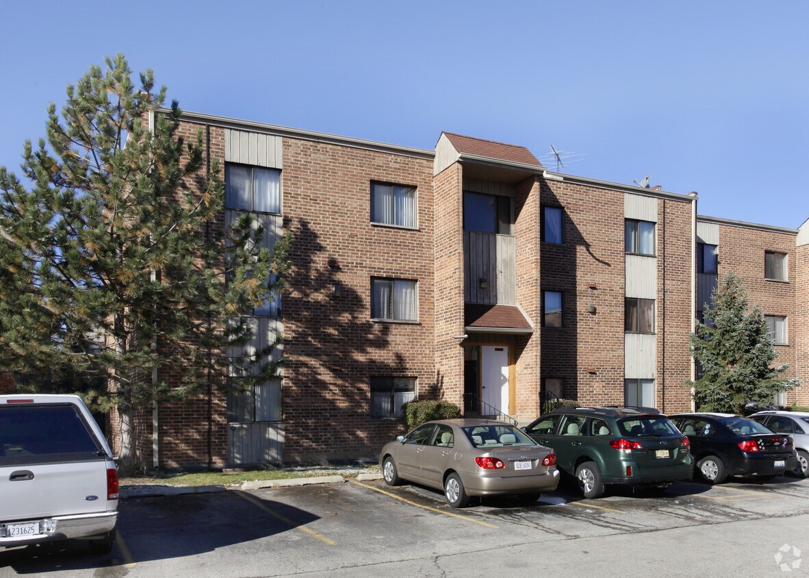 1488 E Ports O Call Dr, Palatine, IL 60074 Apartments in Palatine, IL