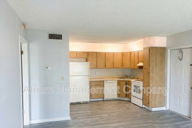 Building Photo - 8203 Sun Spring Cir