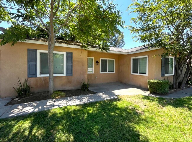Foto del edificio - 1629 Kendall Dr