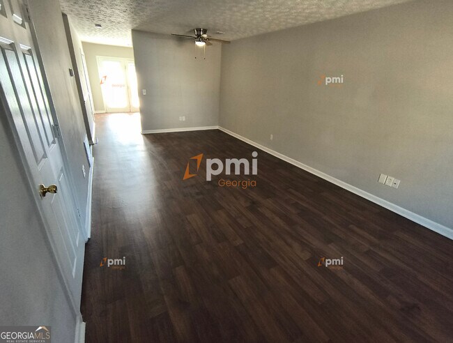 Foto del edificio - 102 Peachtree Ct