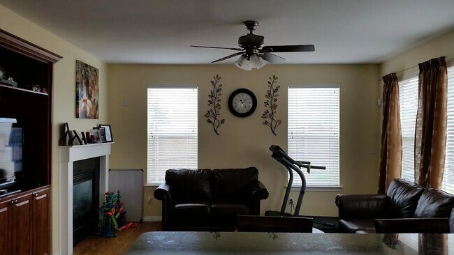 Foto del edificio - 10868 Trotwood Way