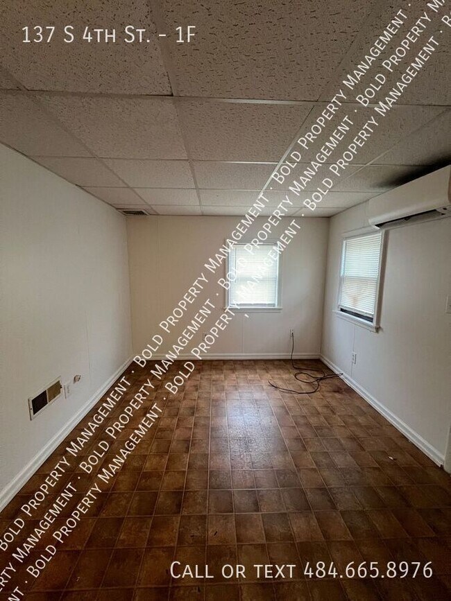 Foto del edificio - 137 S 4th St