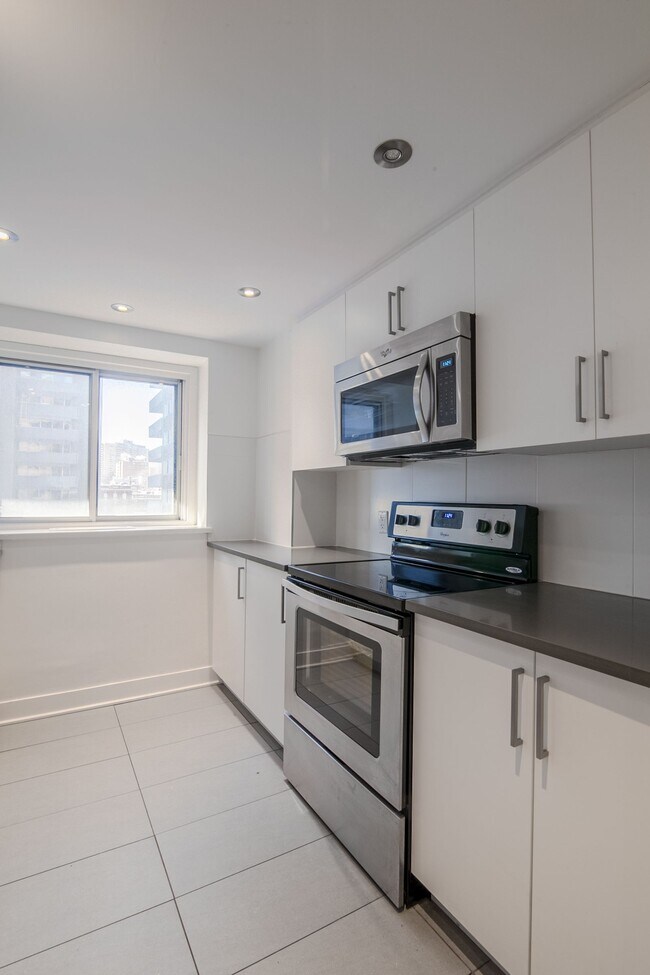 Building Photo - 3435 Rue Drummond