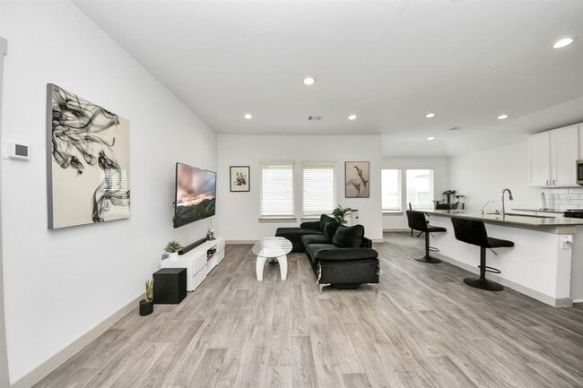 Building Photo - 7706 Caspian Rnch Dr