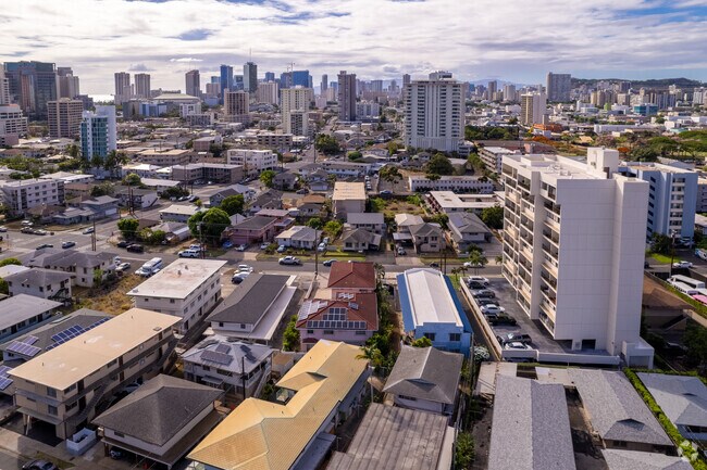 Aerial Photo - 725 and 727 Hausten St Condominiums
