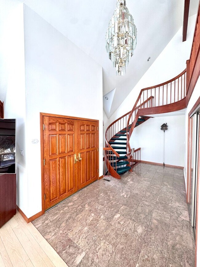 Foto del edificio - GRAND FIVE BEDROOM HOME