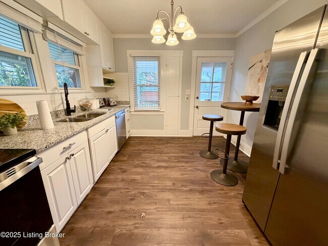 Foto del edificio - 2707 Cleveland Blvd