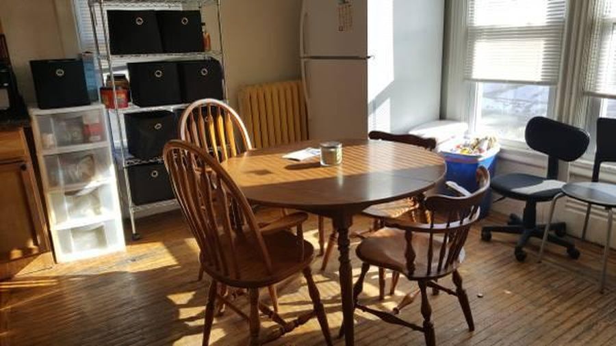 Building Photo - 1317 6th St SE