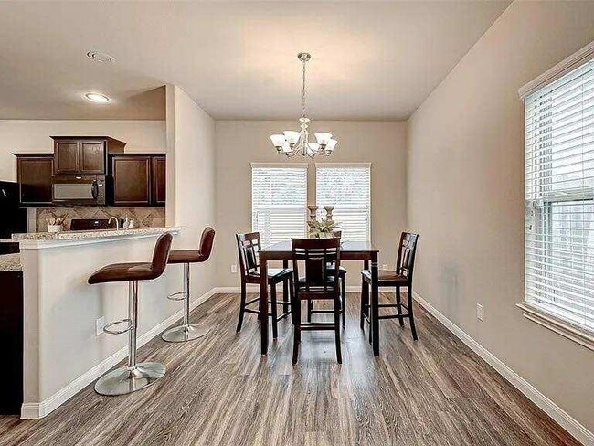 Foto del edificio - 3843 Briar Water Ct