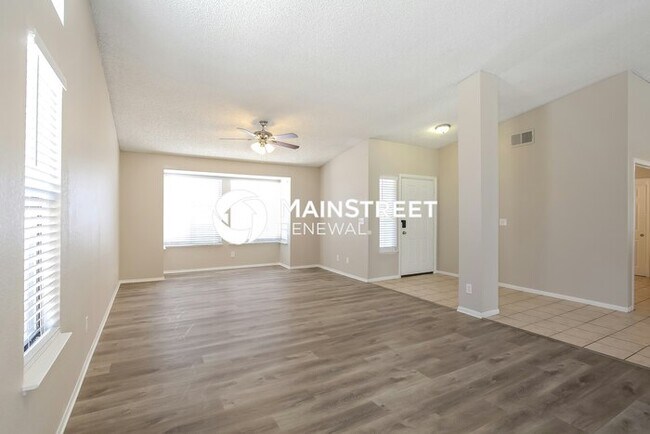 Building Photo - 4 Bedroom Pet-Friendly Home in LAS VEGAS, NV with Main Street Renewal